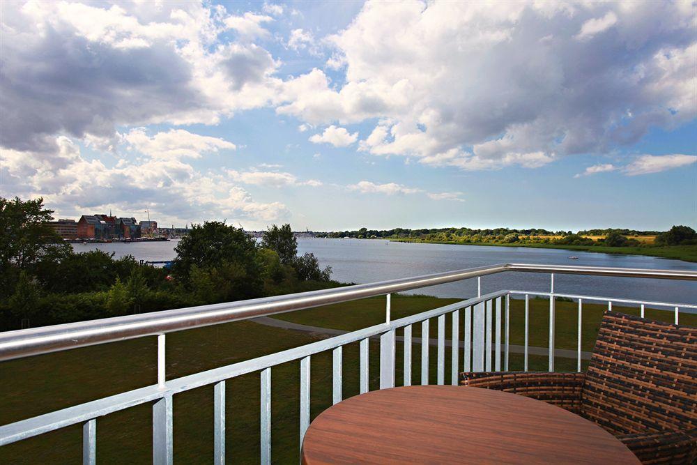 Hotel Warnow Rostock Exterior photo